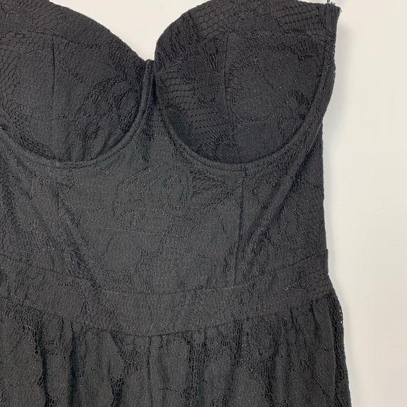 MINKPINK Strapless Sweetheart Neck Lace Romper - Picture 3 of 4